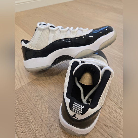 Jordan 11 Low - Concord - Picture 9 of 11